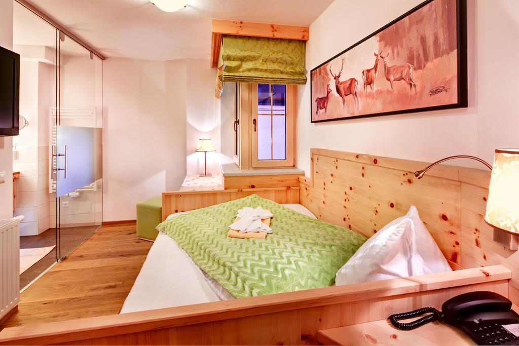 Biohotel Castello Koenigsleiten Konigsleiten Quarto foto